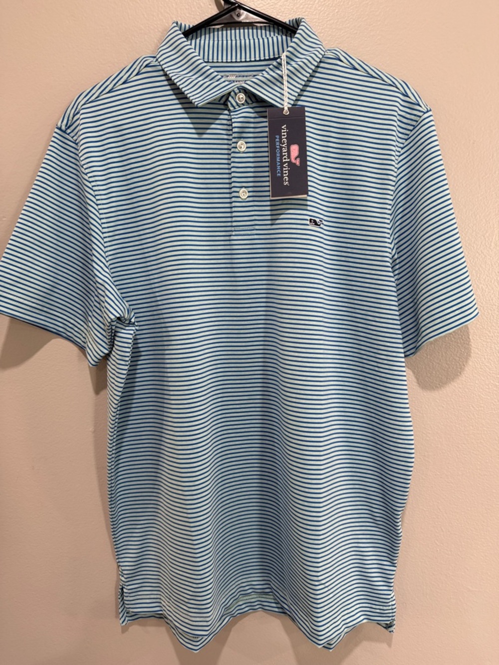 NWT - Vineyard Vines On-The-Go Santaky Light Blue and Navy Striped Polo size M